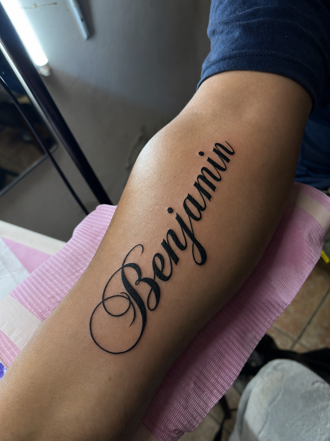 Tatuaje de lettering hecho en GEMINISS TATTOO